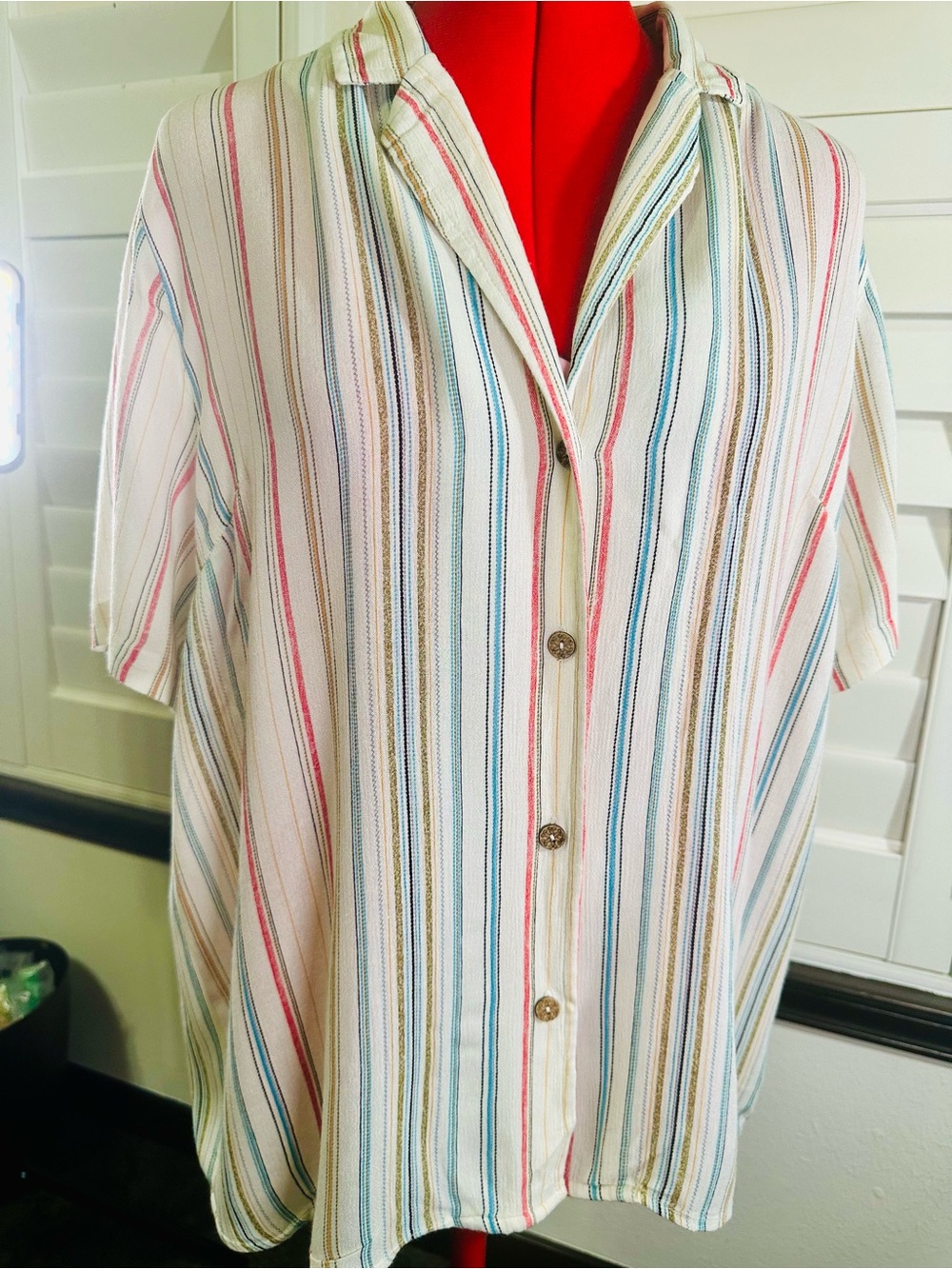 Kut from the Kloth Cream Multicolor Vertical-Stripe Short Sleeve Button Down